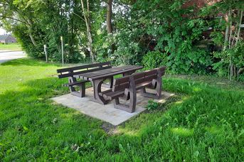Rastplatz am Denkmal in Boen 